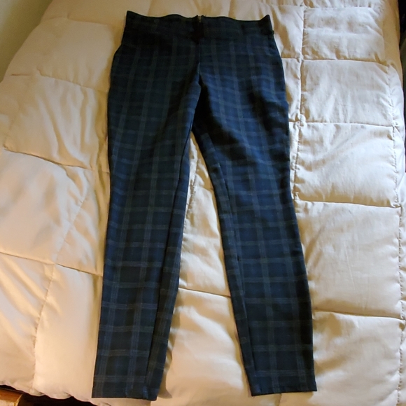 Time and Tru Pants - 🔥GIT EM NOW🔥Time and Tru ponte ankle pants